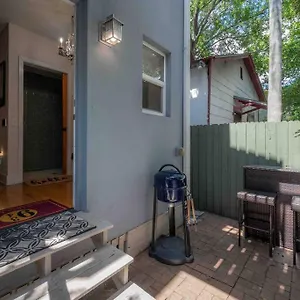 https://nawlins-vibe-w-rooftop-verandah-close-2-downtown.hotelstampa.org